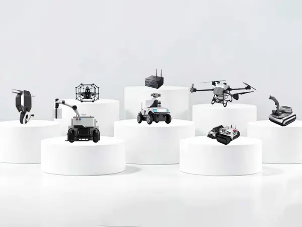 Tianjin Weide Aviation padziļina sadarbību skatuves jomā, īstenojot vairākus praktiskus projektus kāpurķēžu/riteņu šasijas un sienas kāpšanas robotiem